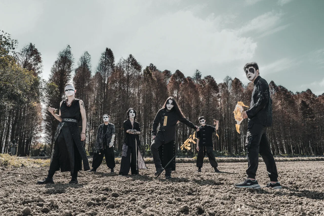 Efflore Releases New Album Elegies of the Island