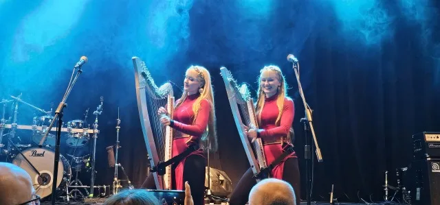 Harp Twins