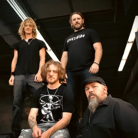 Cincinnati Alternatif Metal Gücü Xero Hour, Ham ve Rafine Single'ı "Bend The Knee"yi Yayınladı.