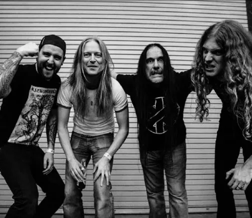 Carcass Yeni Bir Parça Yayımladı  'Under The Scalpel Blade'