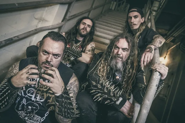 MAX ve IGOR CAVALERA Yeniden Kaydedilen 'From The Past Comes The Storms' Parçasını Yayınladı