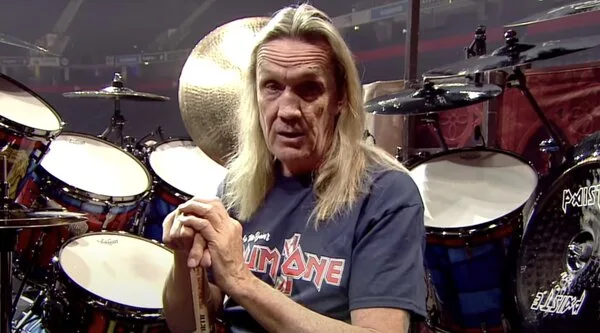 Iron Maiden'den Nicko McBrain Bu yılın Başlarında Felç Geçirdiğini Açıkladı.
