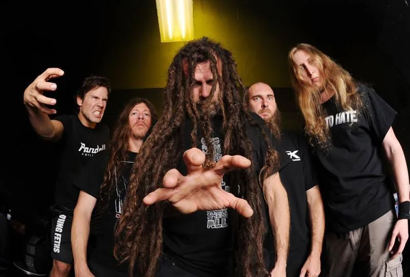 Six Feet Under Yeni Bir Video Yayımladı "The Rotting"