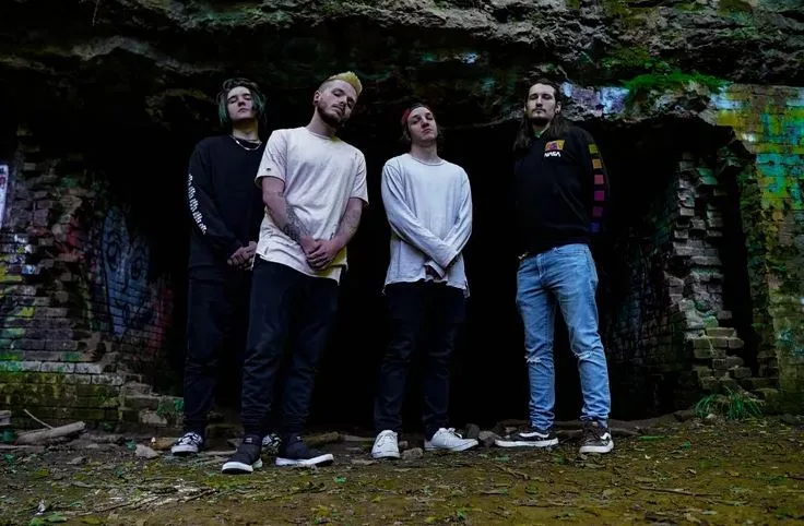 Wave Painter - Linger (Music Video)