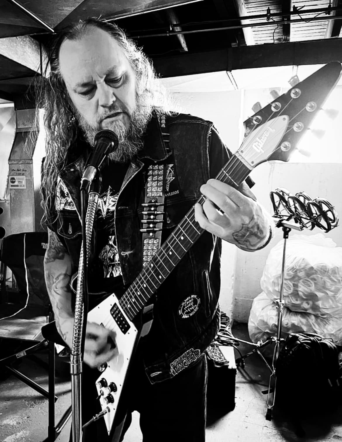 Paul Tucker Paul Tucker Guitars, Vocals (1988-1989, 1992-present)