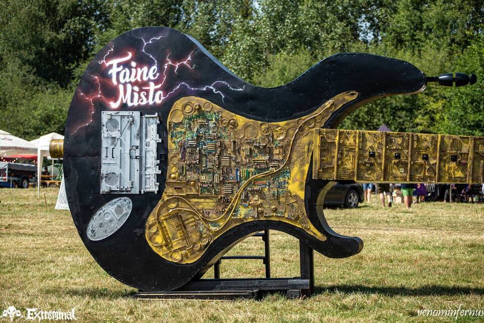 faine_misto_1