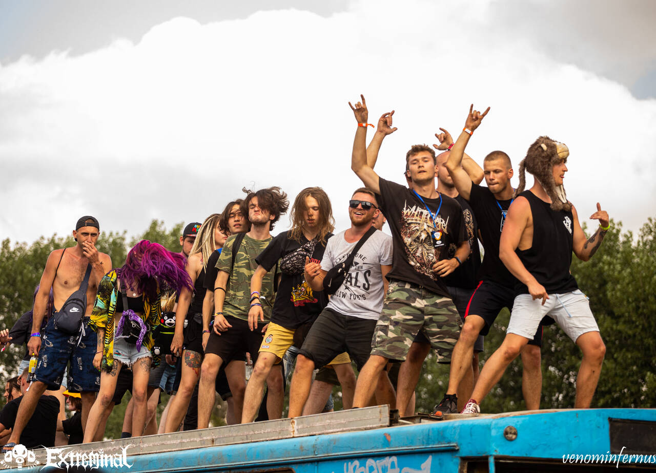 metal_bus_2